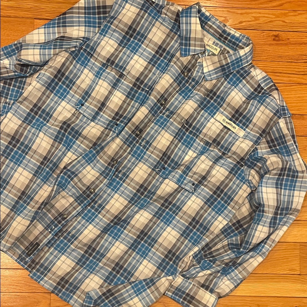 Magellan Outdoors Blue and Gray Plaid Long-Sleeve Button-Down Shirt